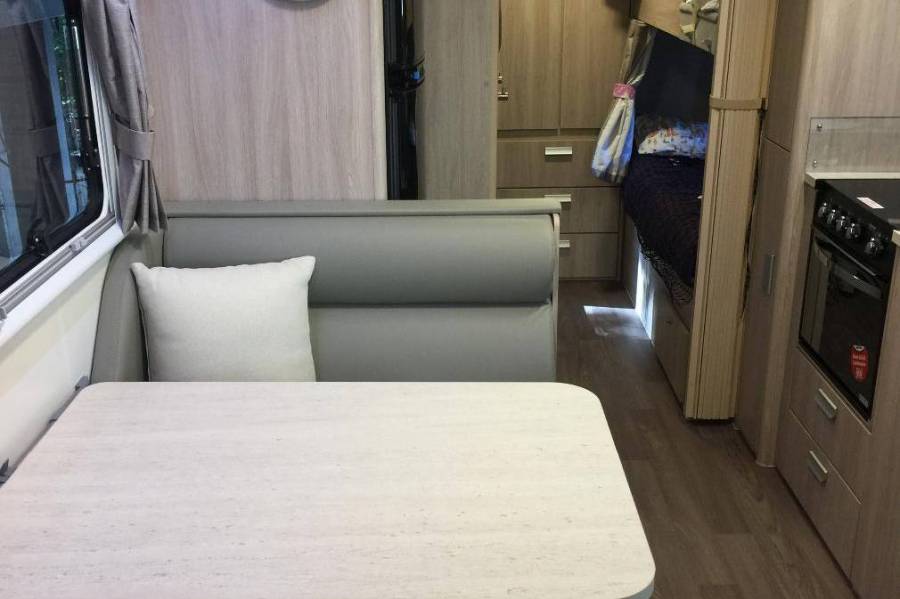 Used 2017 22ft Jayco Starcraft Outback for sale in Glasshouse Mountains ...